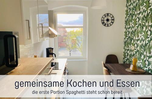 Stadtapartment by LivE it - voll ausgestattete Küche, SmartTV, Waschtrockner, 1-5 Pers - Foto 3