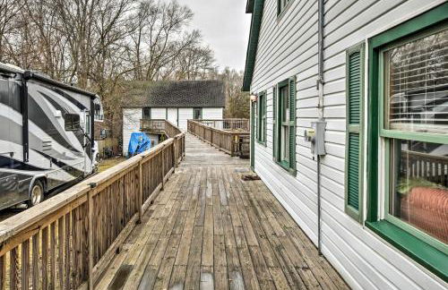 Pet-Friendly Bartlett Farmhouse with Deck! - Foto 24