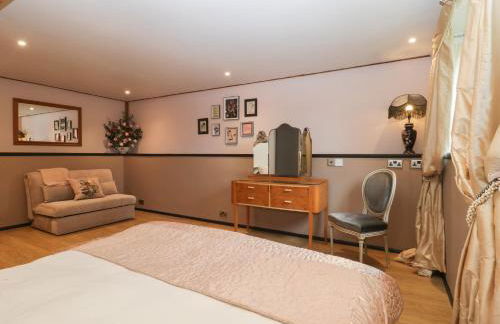 The Courtyard - Hilltop Barn - Photo 18