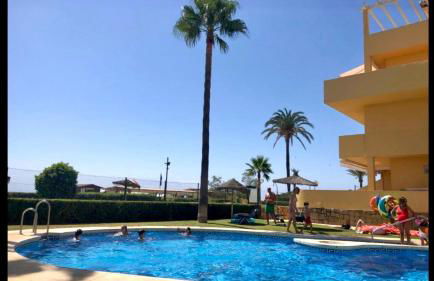 BEACHFRONT APARTMENT In LA CALA DE MIJAS - Photo 18