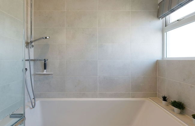 Coastal Retreat for 6 Close to Beaches - Photo 24