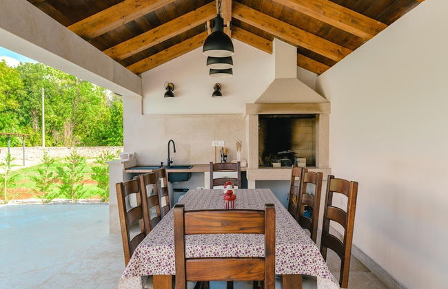 Villa in Sveti Lovrec Near Ski Resort - Foto 31