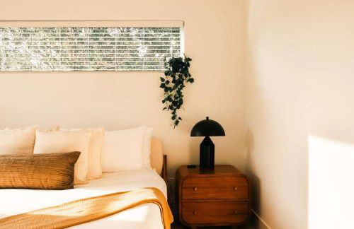 Colorful Sunnyside Escape - Walk to Dining & Parks - Foto 30