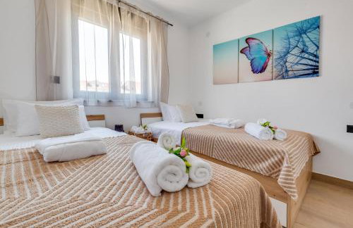 Terra Maiorum -12 person private Villa - heated pool and water massage - Foto 30