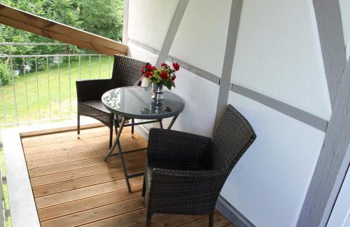 Ruhige Ferienwohnung mit Balkon und Blick in die Natur - Foto 3