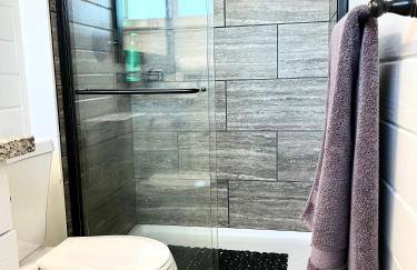 NEW cozy beautiful house with pool and hot tub - Foto 47