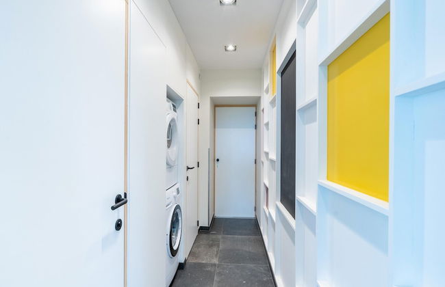 Peaceful Villa With Pond - Photo 24