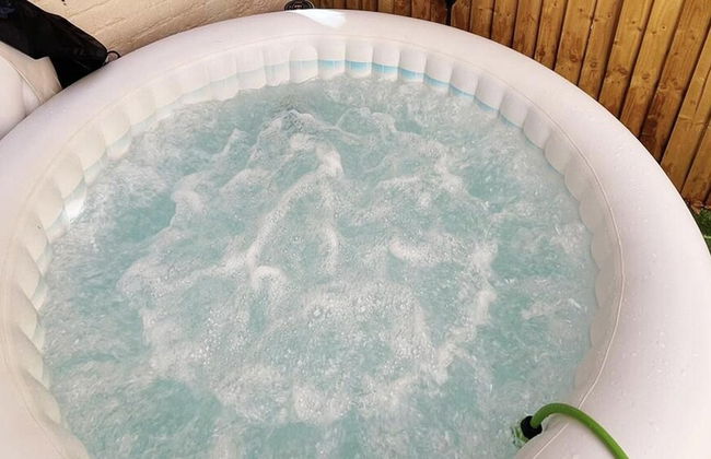 Spacious 2-bed Apartment With Hot tub and Parking - Foto 19