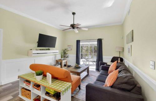 Lakefront 4-Bedroom Home with Pool - Foto 14