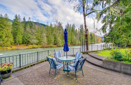 Darrington Home on River with Mountain Views - Foto 3