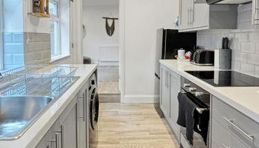 Amaya Six - Sleeps 4 - Modern 1 bed Apartment - Newly renovated - Central Location - Grantham - Free Gym Access - Foto 5