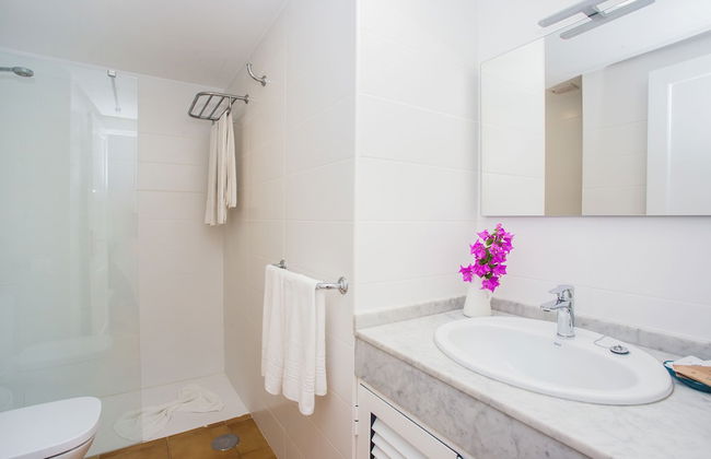 Apartamentos Los Tulipanes - Photo 39