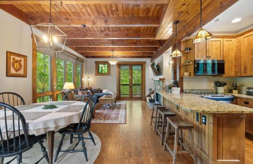 HOT TUB & PET-FRIENDLY Cabin in Cheshire Village - Foto 9