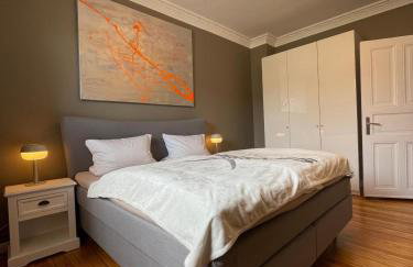Altbaucharme Deluxe mit Balkon - Photo 2