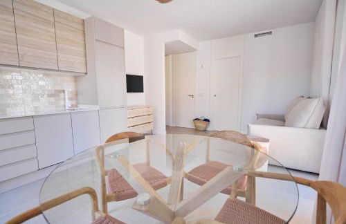 Slow Home Apartments - Photo 26