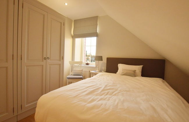 Charming Fens Family Home - Photo 2