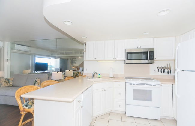 Spacious One Bedroom Harbor View Condos at Ilikai Marina With Private Balcony - Foto 57