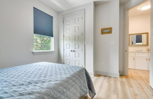 Modern Waveland Home with Deck - Walk to the Beach! - Foto 20