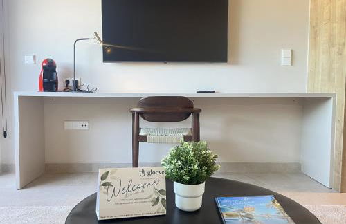 Estudio de diseño con piscina by Gloove - Foto 10