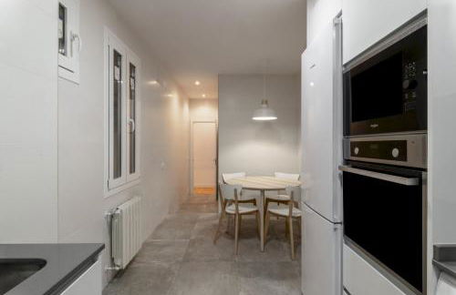 3 bedrooms 3 bathrooms furnished - Salamanca - Modern and bright - MintyStay - Photo 10