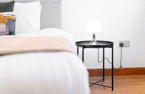 Spacious Loft Style Apartment - Near City Centre - Smart TV- WIFI - Parking - 3NT - Foto 28