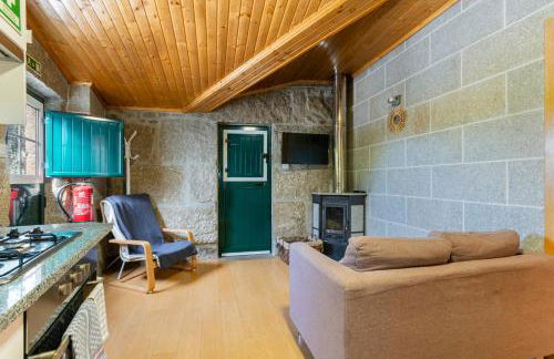 Casa Rústica T2 com Salamandra e Cozinha - Seia - Serra da Estrela - Casa do Loureiro II - Foto 4