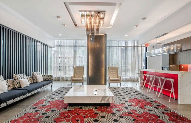 Beautiful Condos In the Heart of Downtown - Foto 35