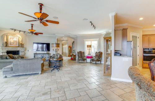 Spacious Luxe Home with Lake Access in Fort Mohave! - Foto 4