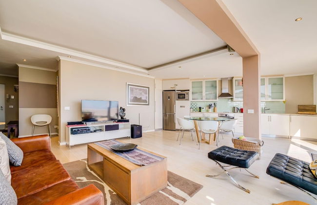 Secure Holiday Apartment w Private Pool Calico - Photo 4