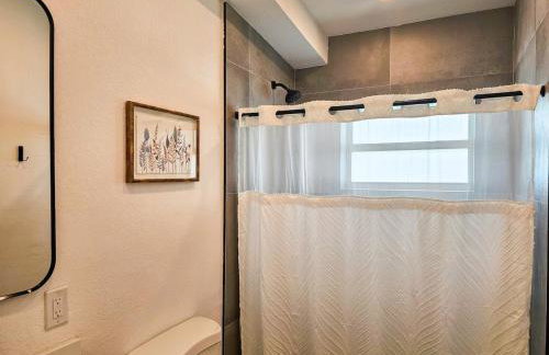 Modern 3BR Home Near Holycross Hospital - Foto 20