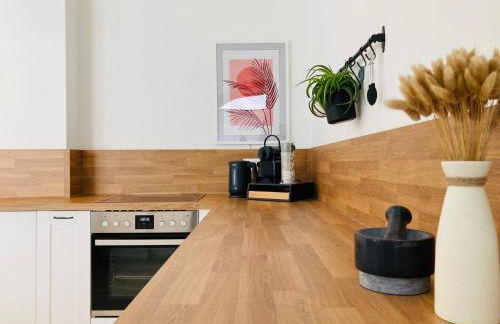 StudioIModernIZentrumIWLANIParkplatzIDisneyPlus - Foto 21