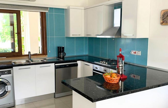 Highly Comfortable Family-friendly Apartment in Lovely Area - Photo 11