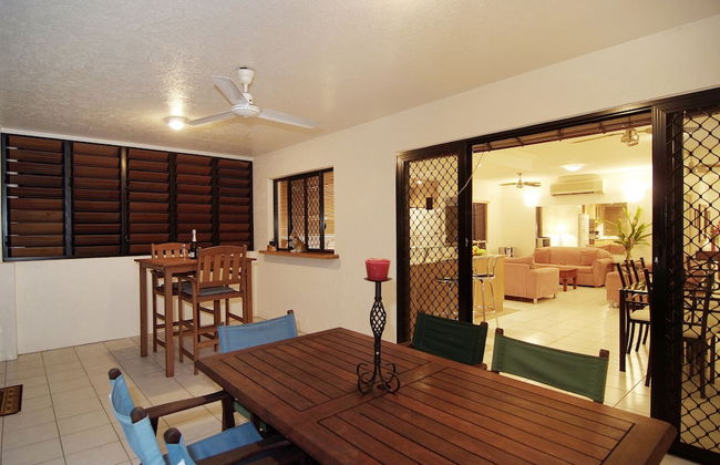 The Mediterranean Beachfront Apartments - Foto 34