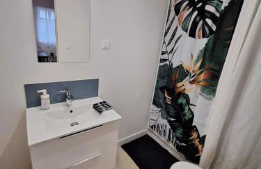 Jeny 1 - Studio rénové tout confort - RDC - Wifi - 10mn Hypercentre - Foto 2