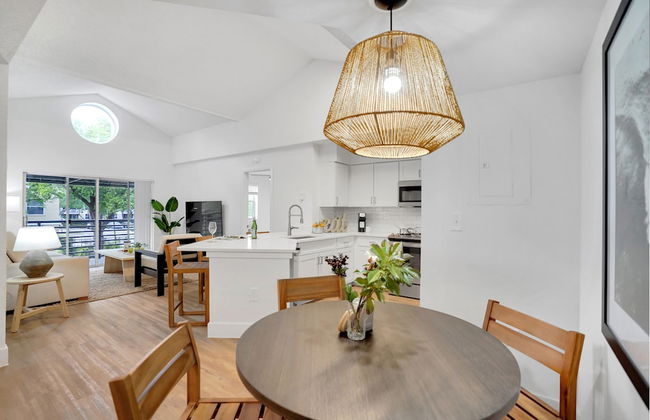 Dharma Home Suites Dania Beach at Sheridan Ocean Club - Photo 20