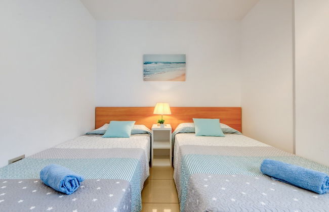 Apartment in Roses Near Sandy Beach - Photo 5