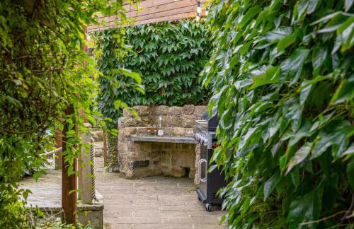 Sun Hill Farmhouse - Photo 37