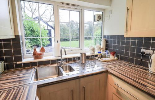 Smithy Cottage at Bowland Bridge - Foto 12