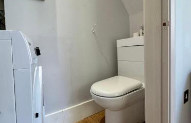 New! Spacious & Quiet 3 Bedroom House - Putney - Foto 8