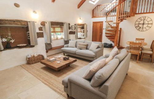 Riverside Barn - Photo 4