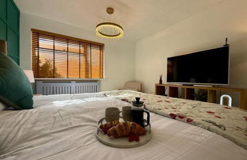 Modern 3 Bedroom Bungalow, EV Friendly, Parking Included - Foto 75