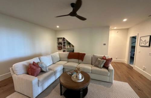 Modern Lodge Getaway, Creek and Mountain View - Foto 6