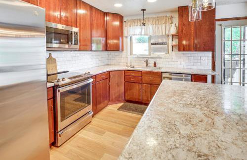 Spacious Rock Springs Stay Near Shops and Dining! - Foto 10