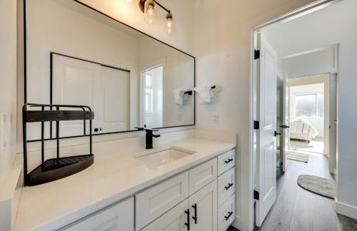 Group Getaway in Monument! High-End Home with Views - Foto 28