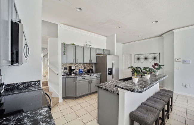 Elegant 5br Villa With Private Pool 5 Bedroom Home by RedAwning - Photo 13