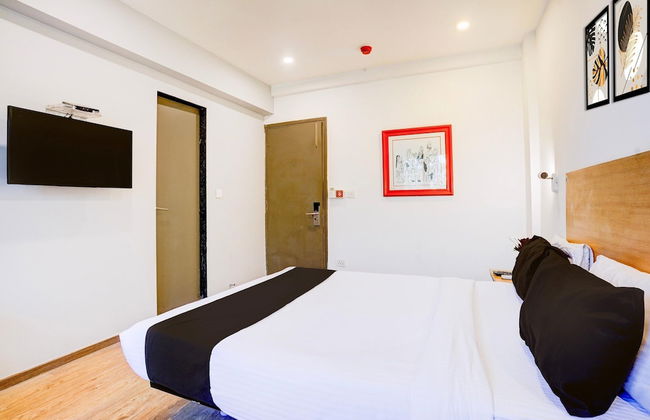 Elegant Stays at The Unicontinental Khar Mumbai - Foto 17