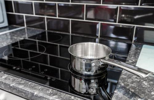 Cozy 2 Bed Apartment - Unlimited Wi-Fi - Free Parking - Sleeps 6 - By Old Trafford - Foto 8