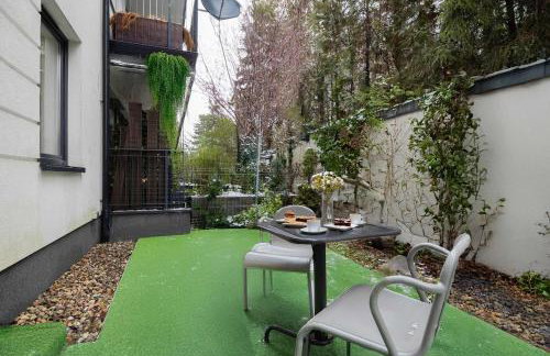 Jasny Apartament z Tarasem i Parkingiem by Noclegi Renters - Foto 3