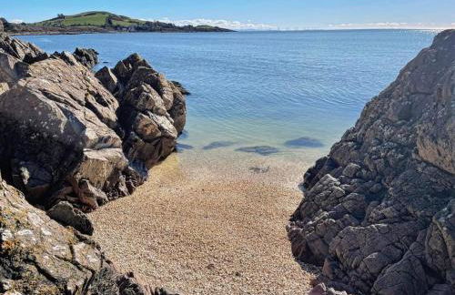 Stunning Period Townhouse with Garden, Walking Distance to Town - Photo 51