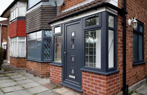 Spacious 3BR by Avalora Shortlets & Serviced Accommodations Queensway with big garden, Near train station - Foto 31